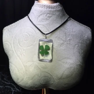 Square Shaped Dried 4 Leaf Clover Pendant In Resin