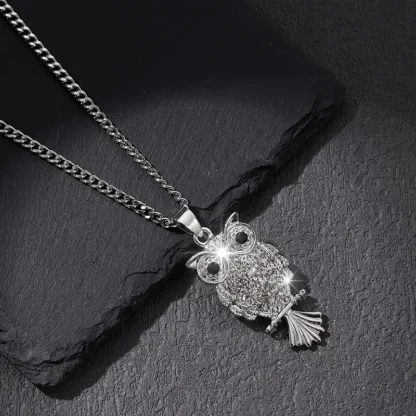 Silvery Owl Pendant With Rhinestones