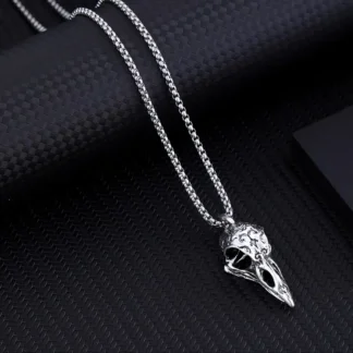 "Shadowbeak" – Gothic Raven Skull Pendant