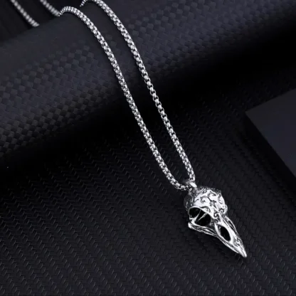 "Shadowbeak" – Gothic Raven Skull Pendant